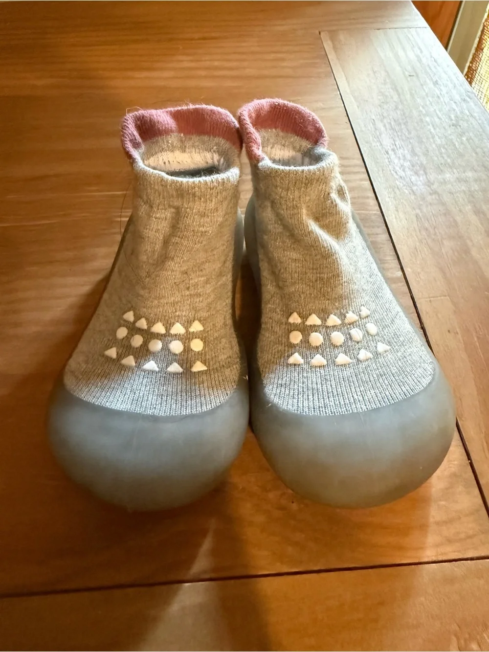 Baby Non-Slip Gray Sock Shoes with Pink Cuff